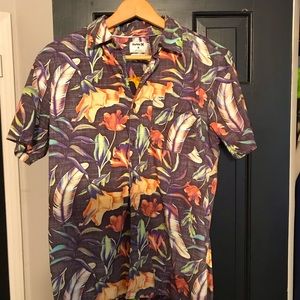 Men’s Hurley Aloha shirt, size Medium “let the luau begin”